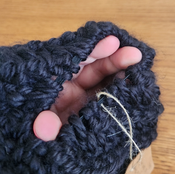 Hand Made Women's Spiral Knit Messy Bun Pony Tail Beanie in Black - Picture 4 of 6